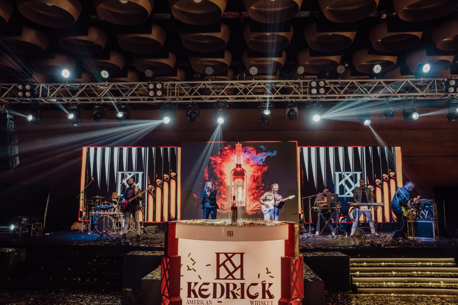 Stage build & LED wall